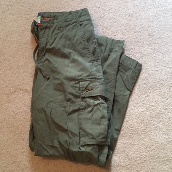 nike green cargo pants
